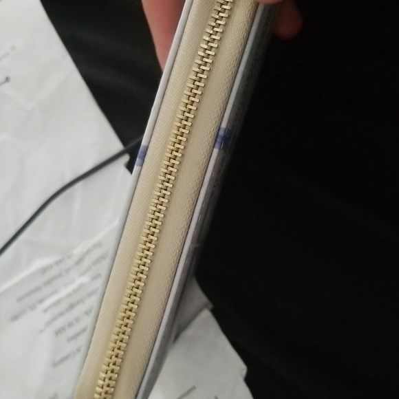 Wallet - Picture 2 of 4